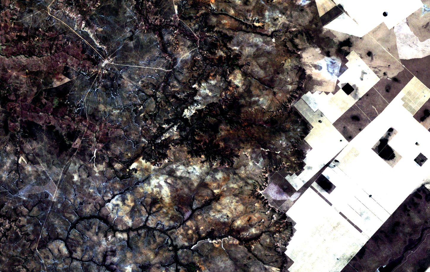 ../_images/landsat5-220070-19840620-cores-verdadeiras.png